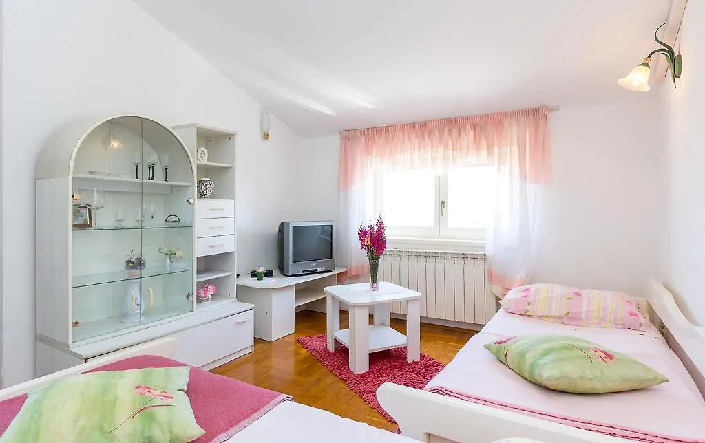 Apartments Pradolando Pula 0*,