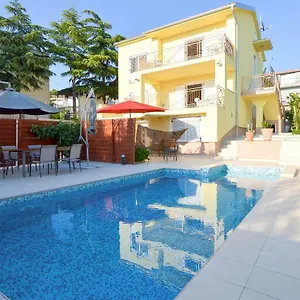 Apartment Narzissa, Pula
